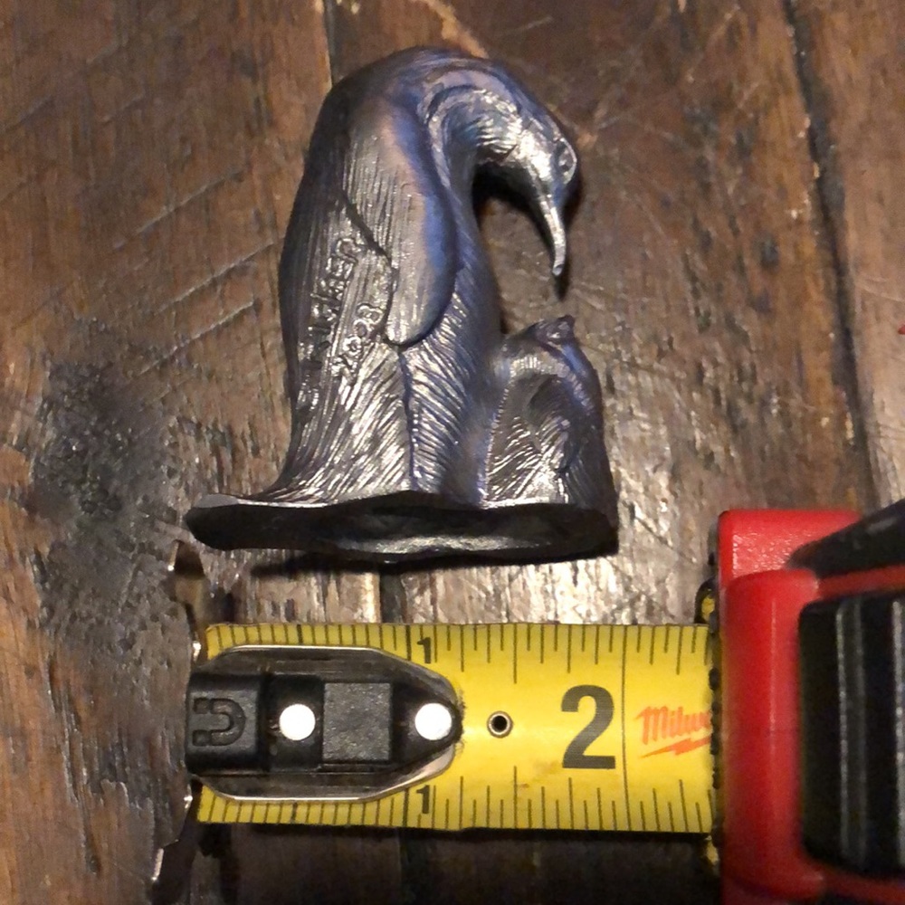 Signed Michael Ricker Pewter Penguin Parent & Chick - Picture 8 of 10